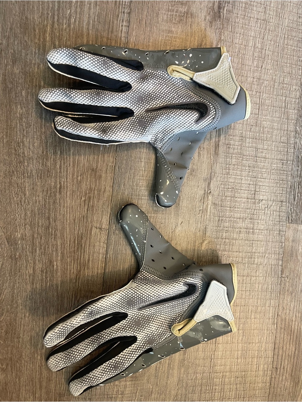 Nike Youth Football Gloves with Grip